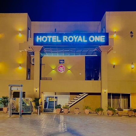 Hotel Royal One Multan Exterior photo