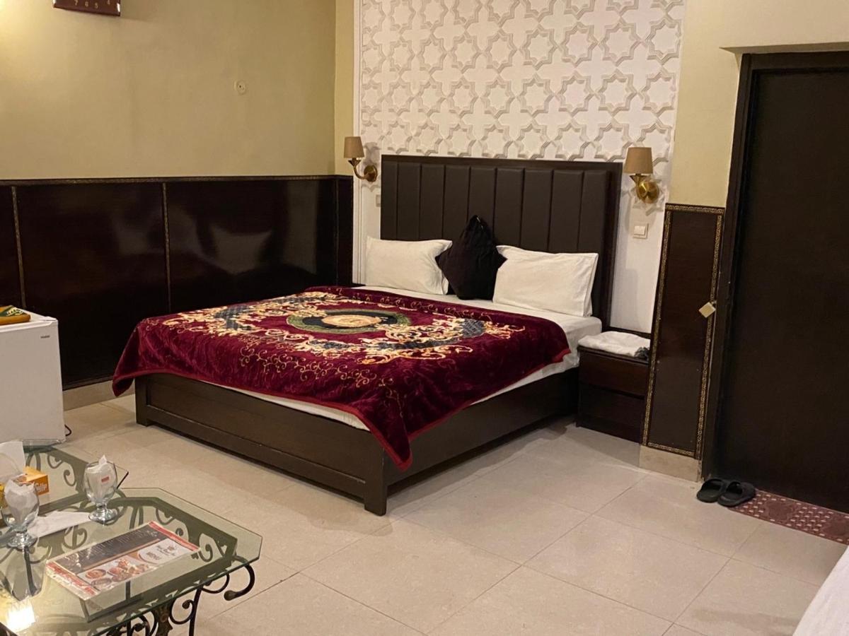 Hotel Royal One Multan Exterior photo