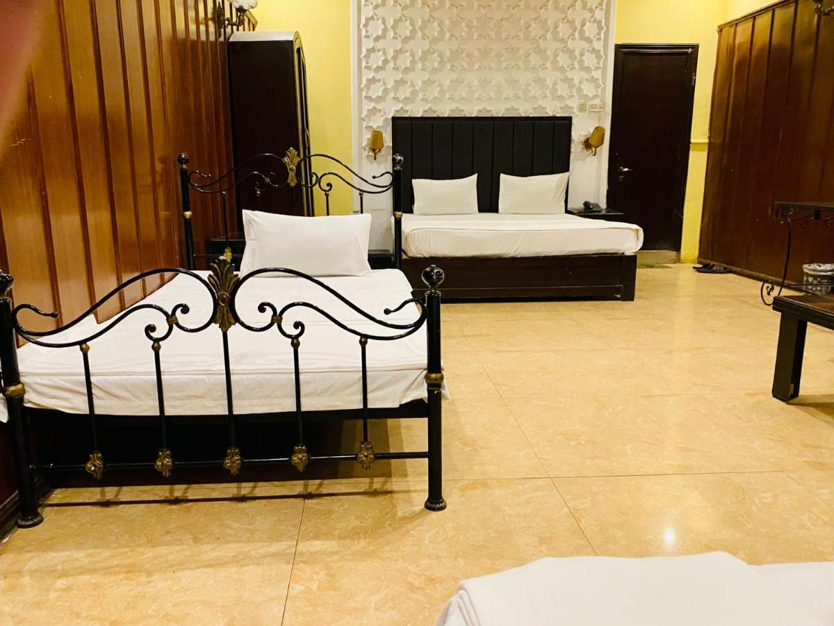 Hotel Royal One Multan Exterior photo